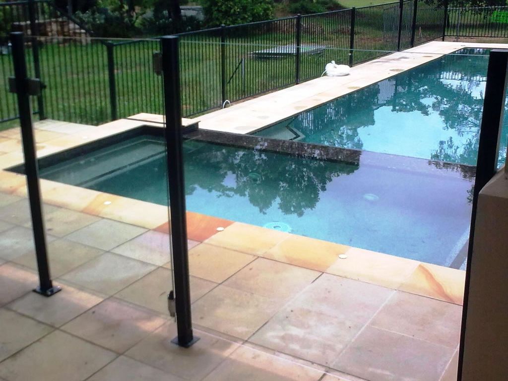 glass-pool-fencing-14